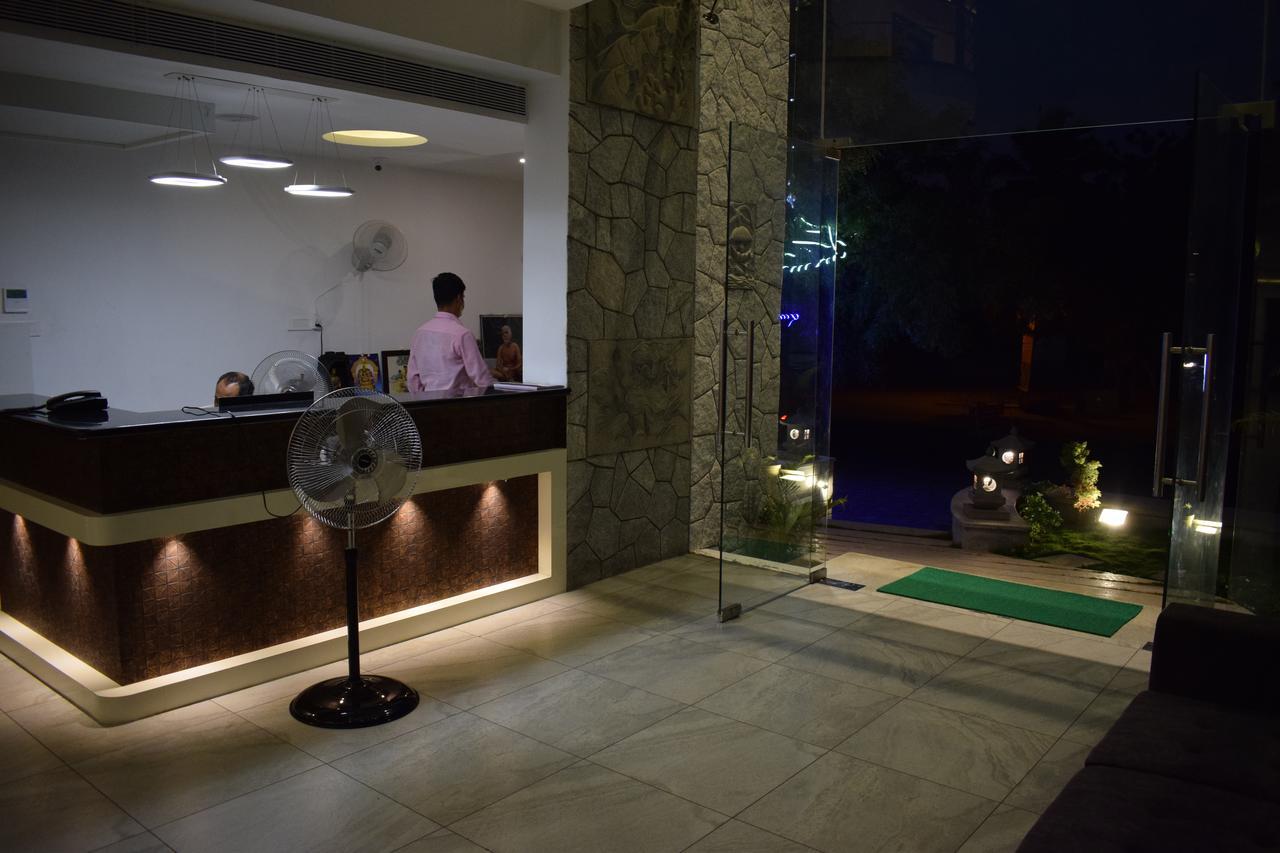 Hotel White Pearl Residency Pondicherry Exterior foto